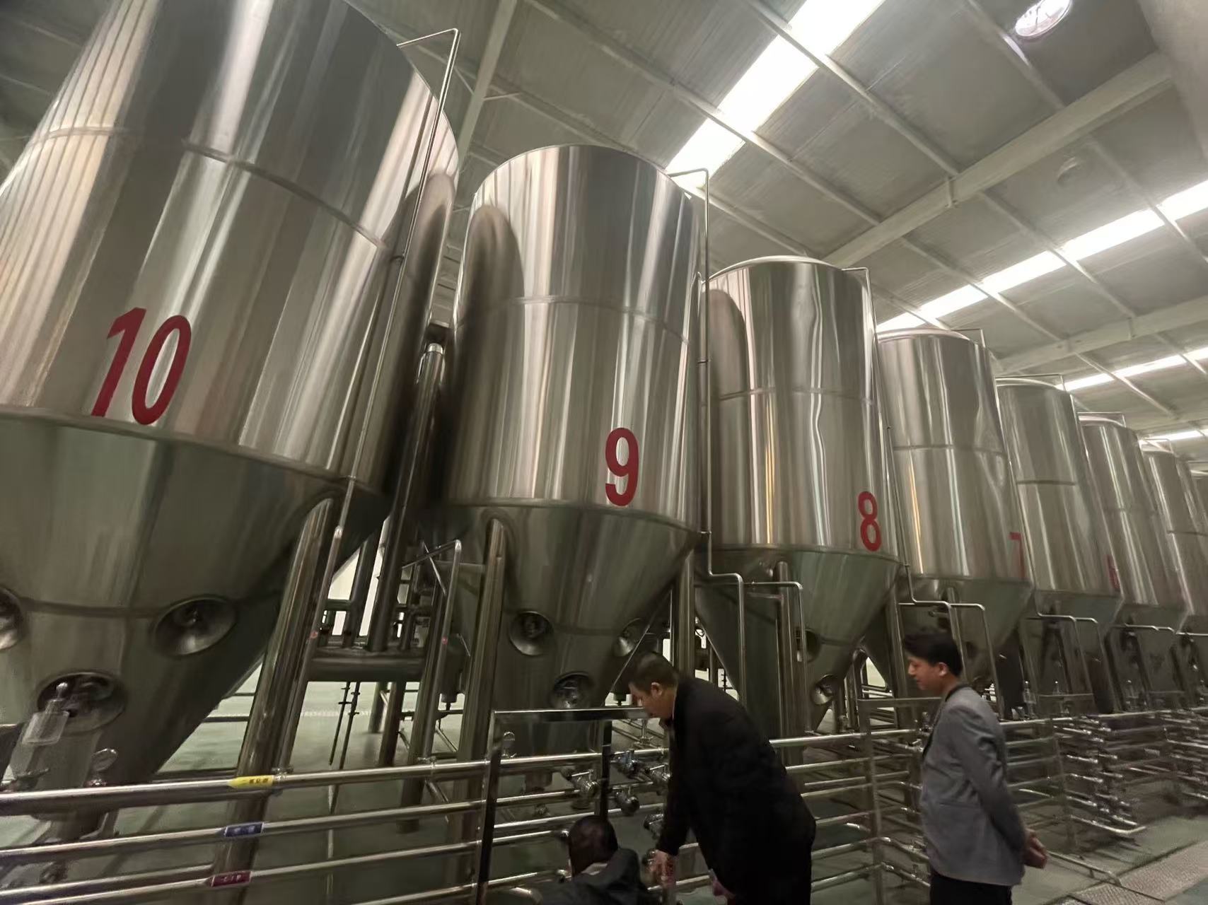 荆门精酿啤酒设备厂—平面布置、设备设计、制造、调试、培训等一条龙服务